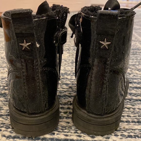 Black Toddler Chelsea Boots - Picture 9 of 12